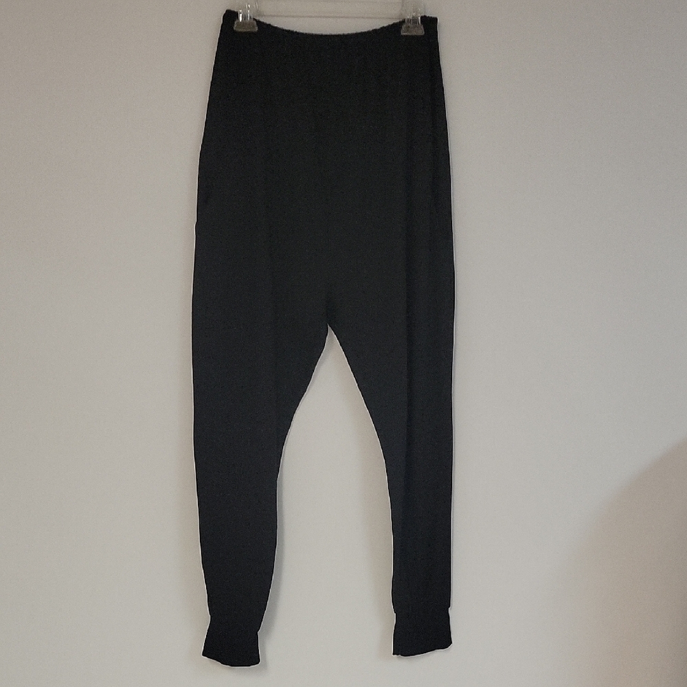 Maternaty Black Joggers with Tapered Legs and Elastic Waistband